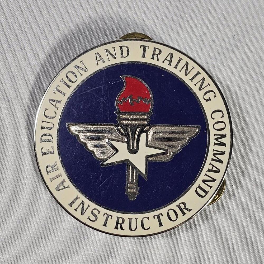 Vtg Cold War USAF Air Force Training Command Instructor (Missing One Clutch Back - Picture 1 of 4